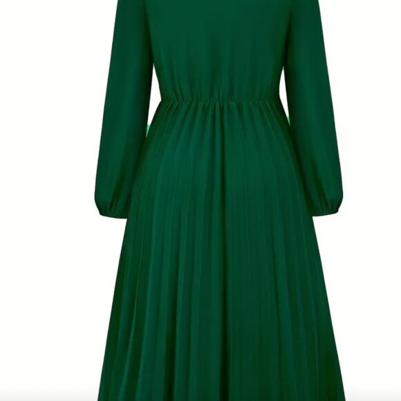 Solid Surplice Neck Pleated Belted Green Plus Size Dress Size XXL (14) - Picture 2 of 2